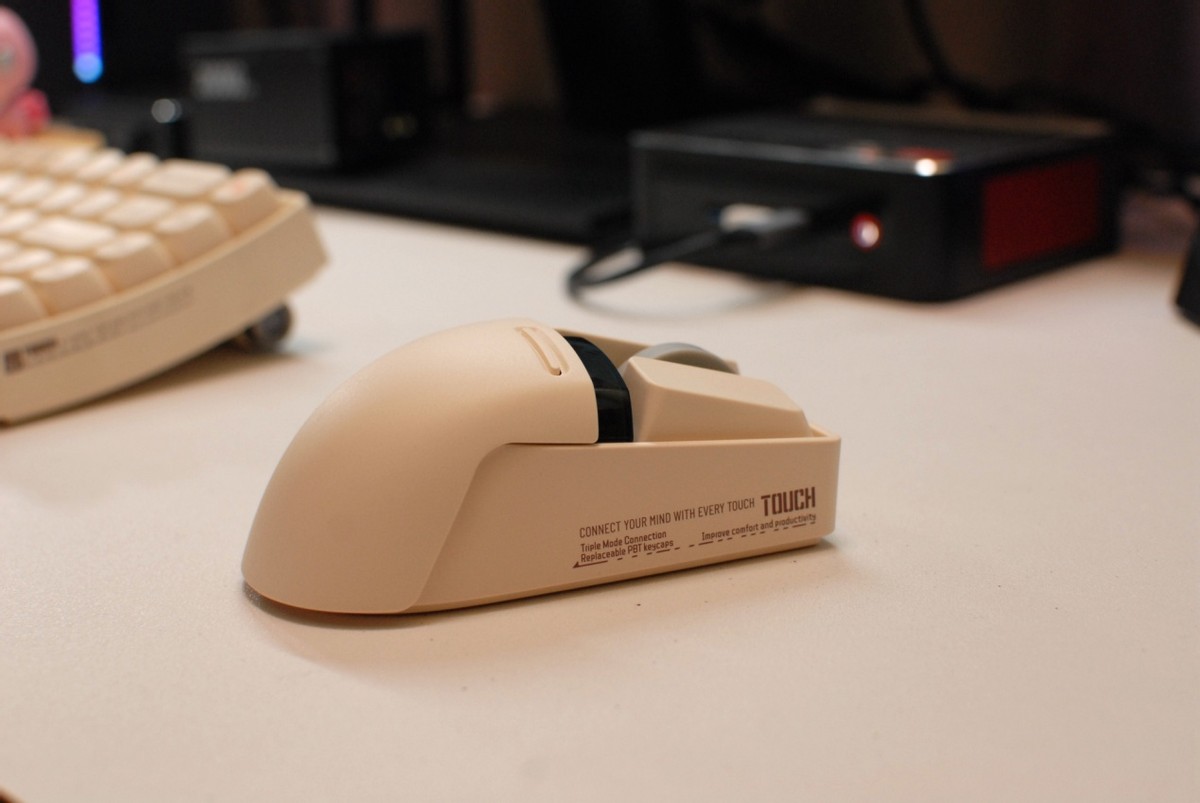 小翅三模无线鼠标评测,鼠标推荐无线三模轻量化透明