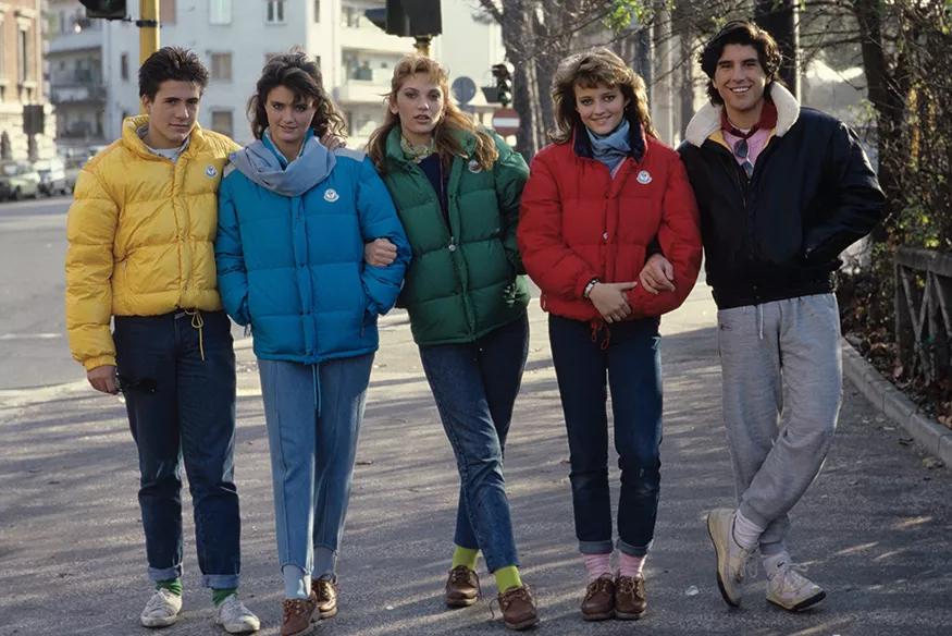 上万元加拿大鹅羽绒服网店仅售50,moncler经典款羽绒服