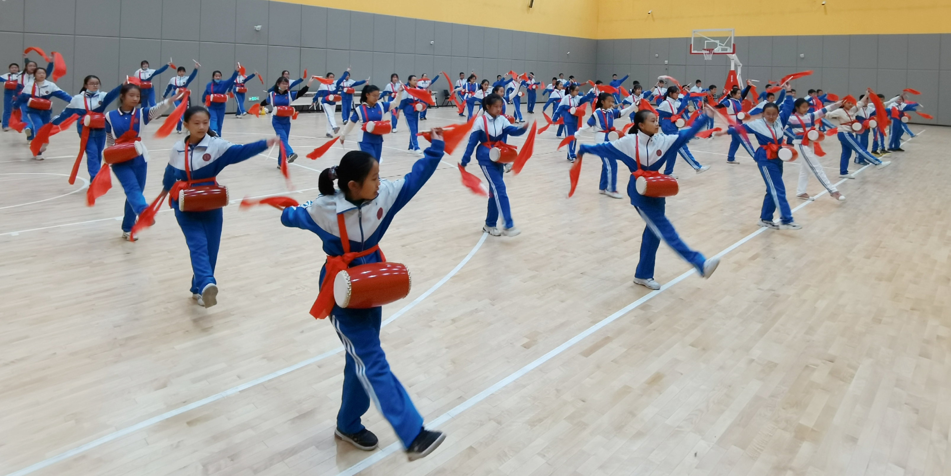 西安高新第四完全中学和第一学校,西安高新区第四完全中学