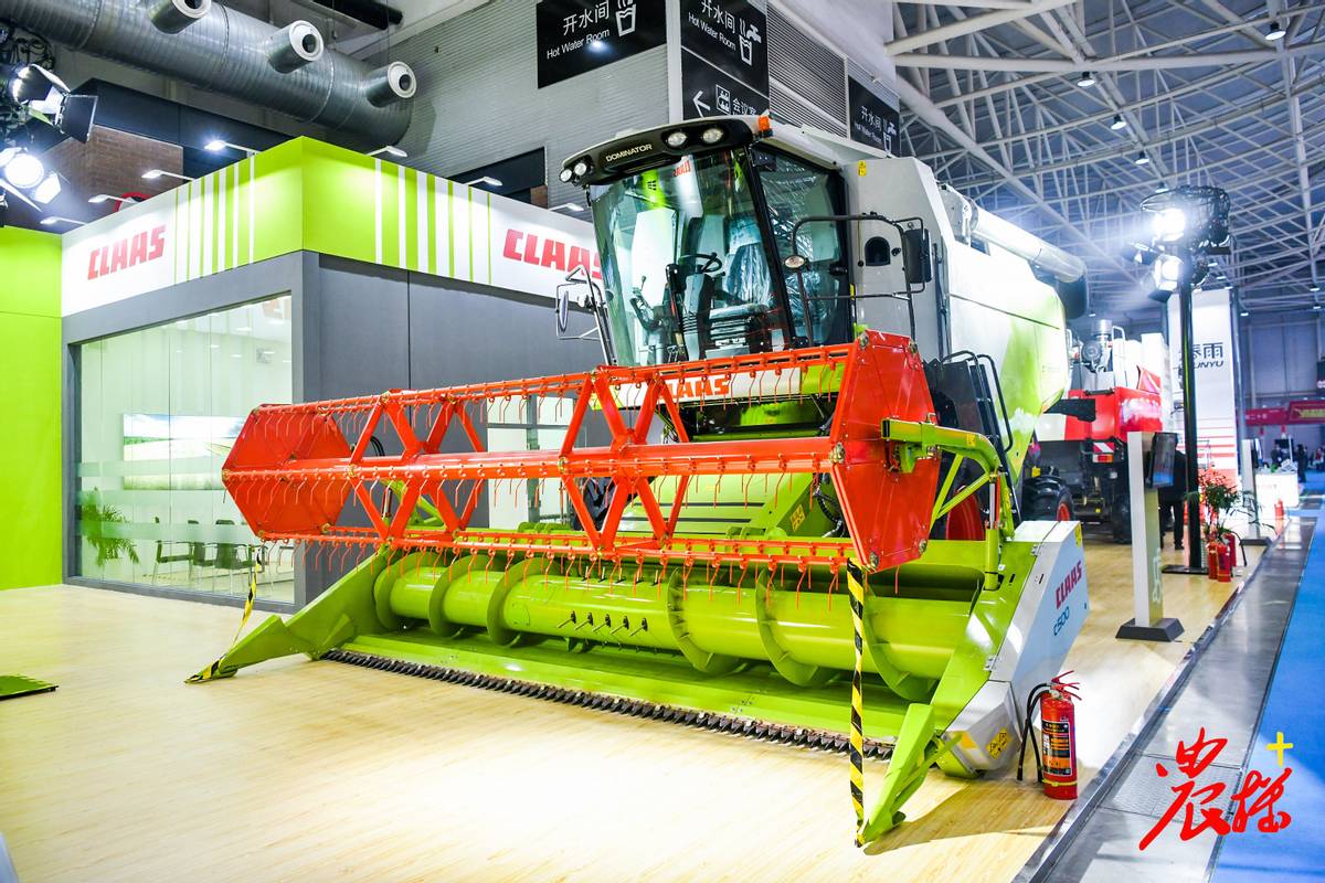 2020年联合收割机多少钱一台,最新款链条联合收割机