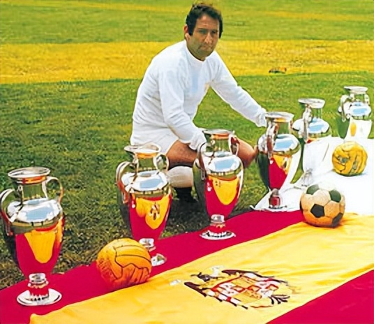 西班牙足球十大球星图片,西班牙足球巨星