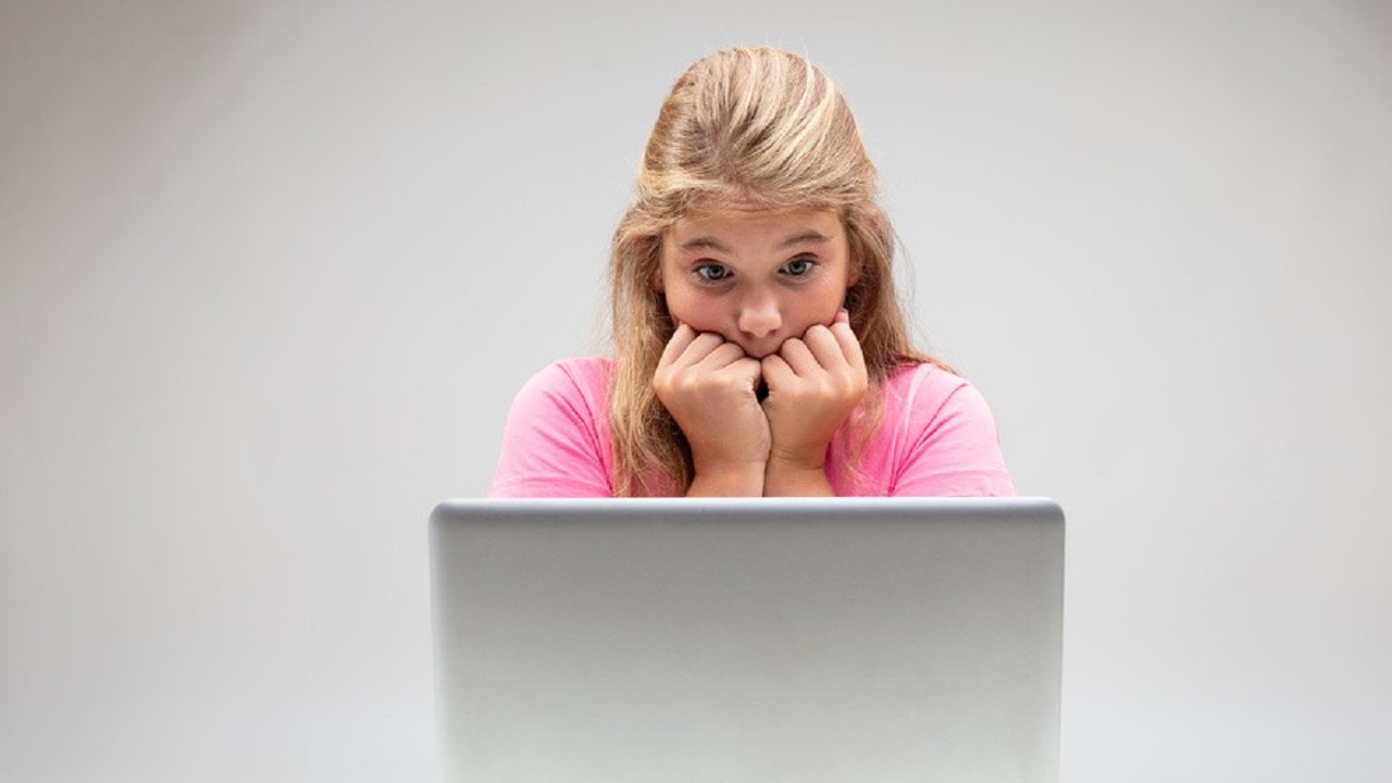 为什么女孩子容易“性早熟”，这3点是重要原因，家长要留心