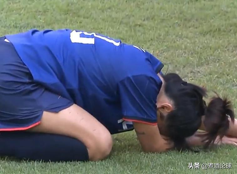 东亚杯女足失误,亚洲杯中国女足解围精彩瞬间