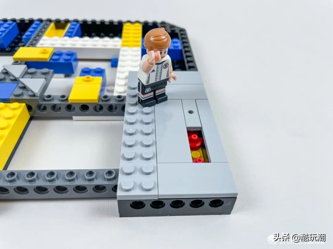 乐高10284诺坎普球场开箱,乐高皇家马德里球场