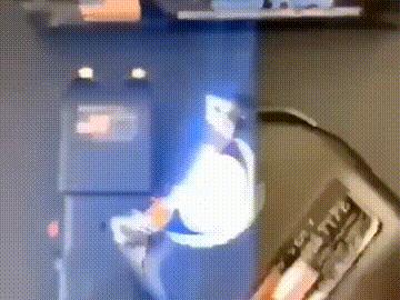 防狼手电里面是什么原理,哪一种防狼手电筒好