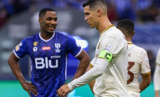 利雅得c罗错失绝杀,韩媒怒斥c罗锁喉抱摔