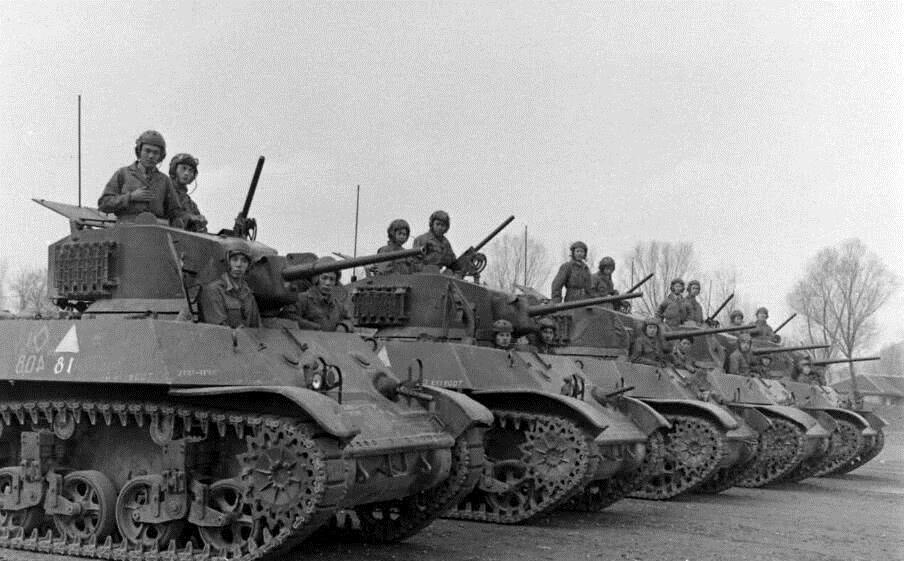 1957年，一数学老师突然被捕，公安问：你还记得被枪毙的银元犯吗