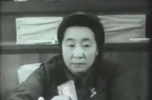 65年，叶群跑到贺龙家问薛明：23年前你说我坏话的事还记得吗？