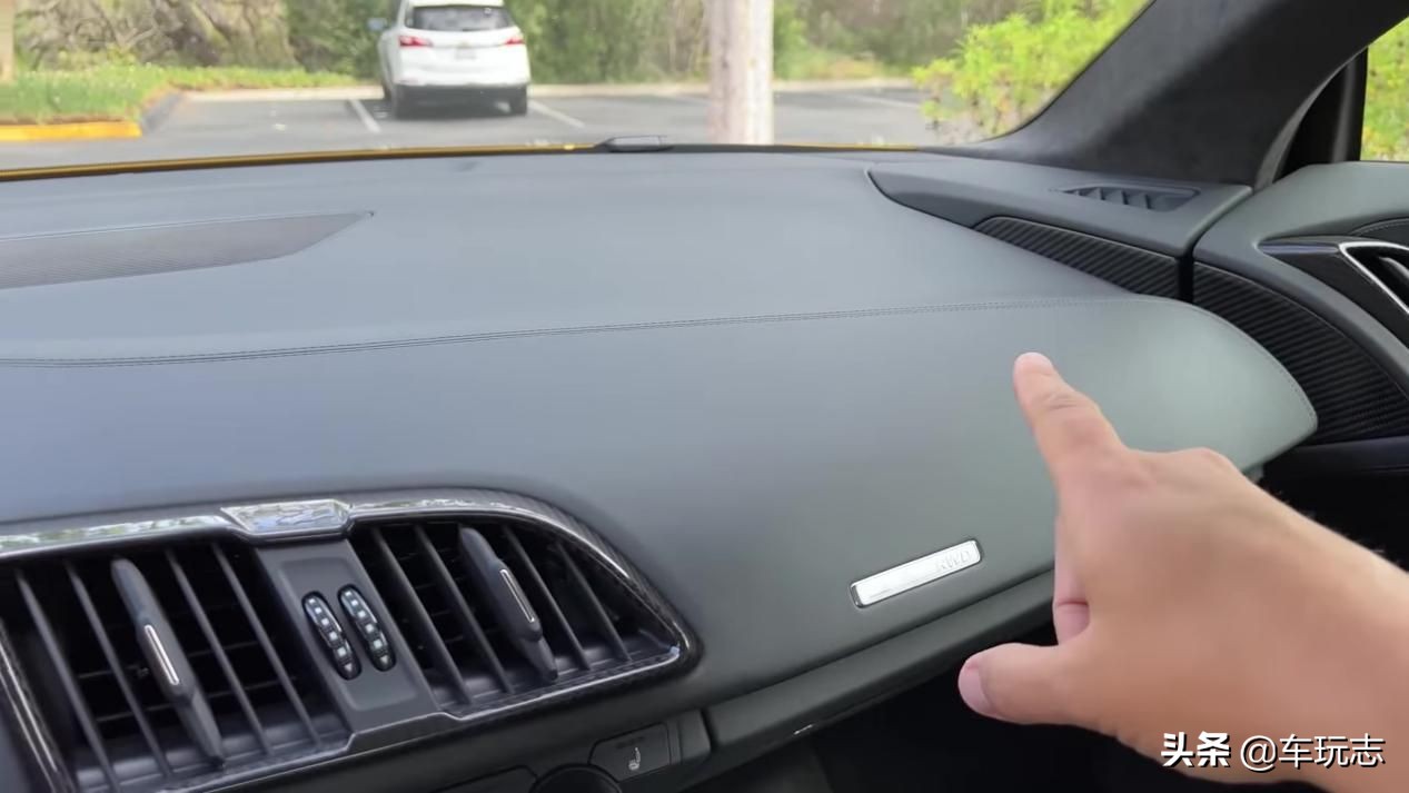 2019奥迪r8跟2020款奥迪r8,5.2v10奥迪r8限量版