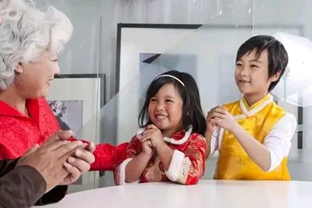 过年走亲戚孩子不肯打招呼怎么办,过年走亲戚不要亲小朋友