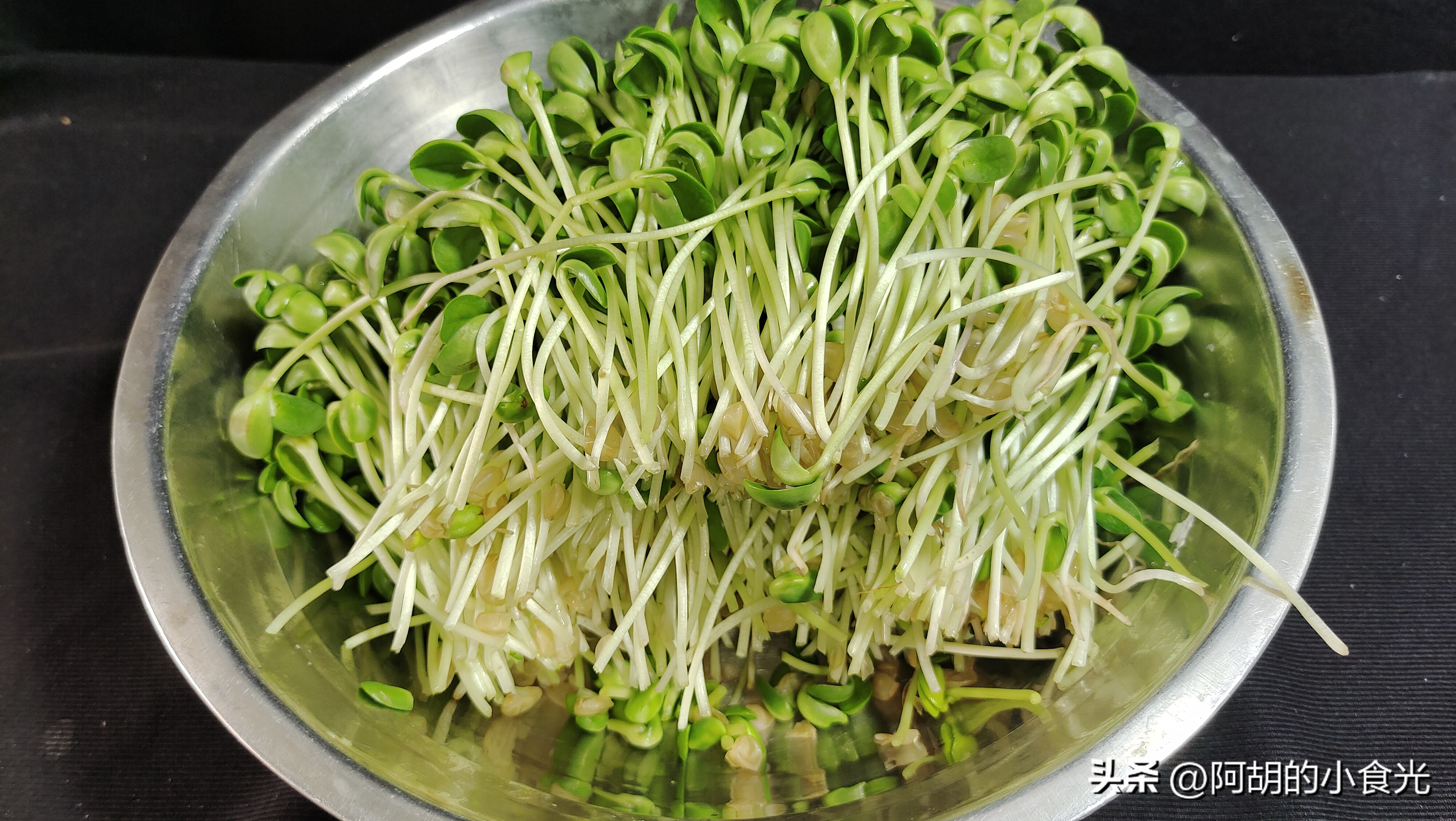 豆苗凉拌酸甜口,凉拌豆苗菜最好吃的做法湖南