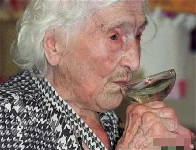 长寿奶奶传授养生秘诀,100岁“长寿奶奶”的养生秘诀