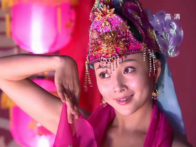 前脚吹“绝色美人”，后脚就被配角狠狠艳压，这些女明星图啥啊