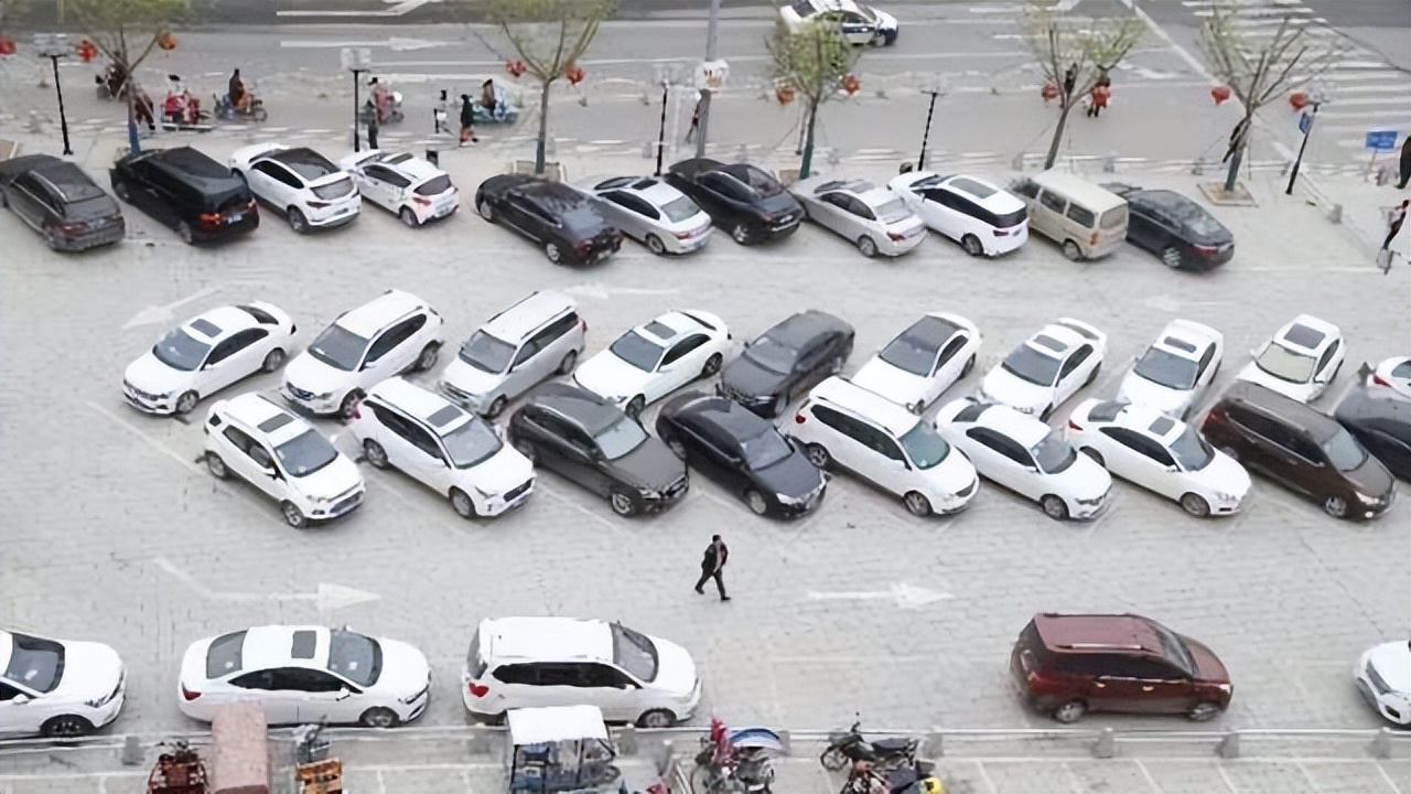 为什么日本面积小却没有停车问题,带大家来看看日本的停车场