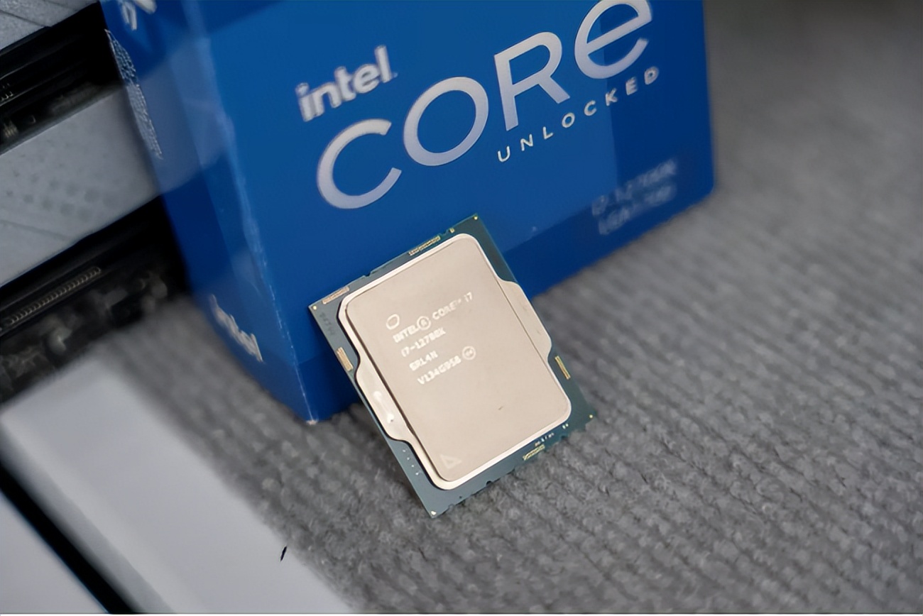 xpg白色机箱,xpg白色和金色