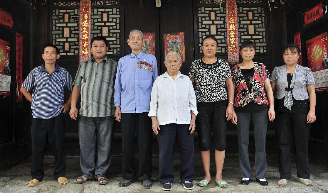 小姨子太调皮捣乱,老婆出差不在家自己在家好无聊