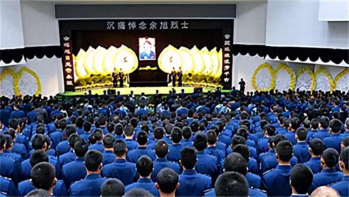 余旭为什么会撞到僚机副翼,中国首批女歼击机飞行员余旭