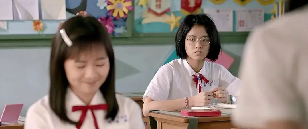 眼镜女郎的美，老电影都拍不出来