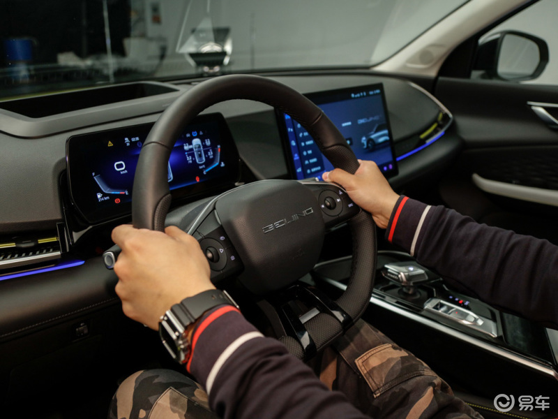 北汽魔方是小型还是大型suv,谁是紧凑型suv的王者