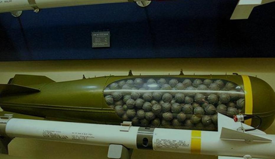 集束弹的威力,集束炸弹和铝热弹哪个厉害