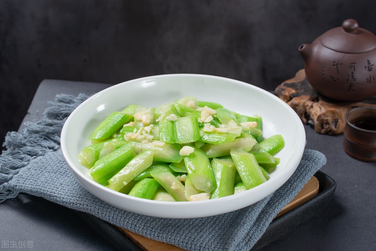 清炒丝瓜不焯水会黑吗,炒丝瓜切记不要先放油