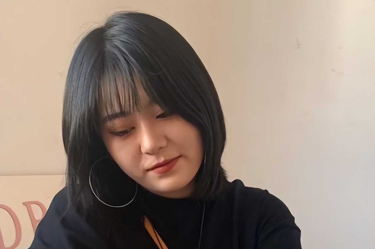 女子晒出28岁变瘦照片,陕西女子晒3年从180斤瘦到80斤