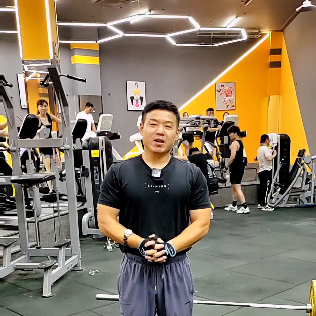 竖脊肌杠铃屈膝硬拉,屈膝硬拉练竖脊肌