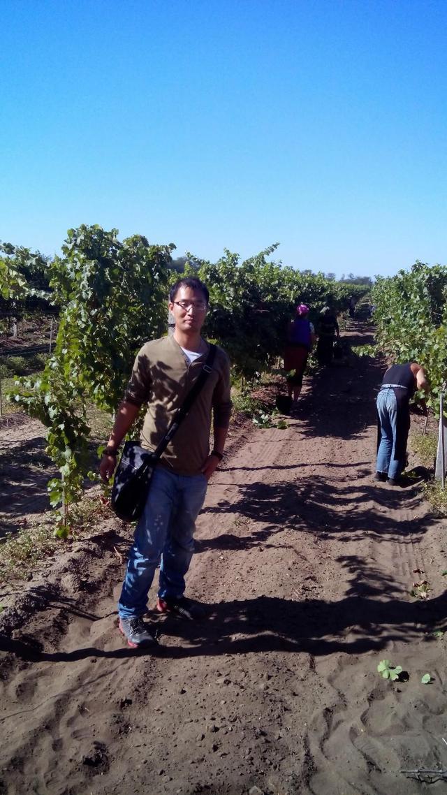 河南老乡在硝烟弥漫的战场赚钱，为找安全住所一个月内多次搬家