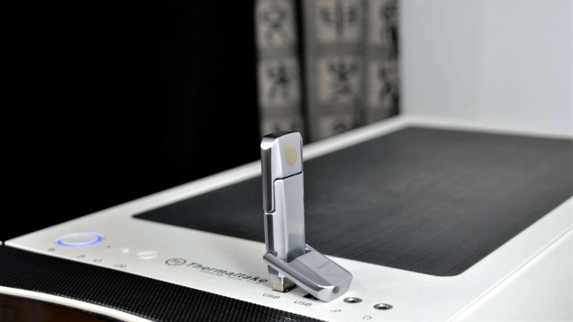 固态u盘和普通u盘的优缺点,固态u盘为什么比普通u盘快十倍