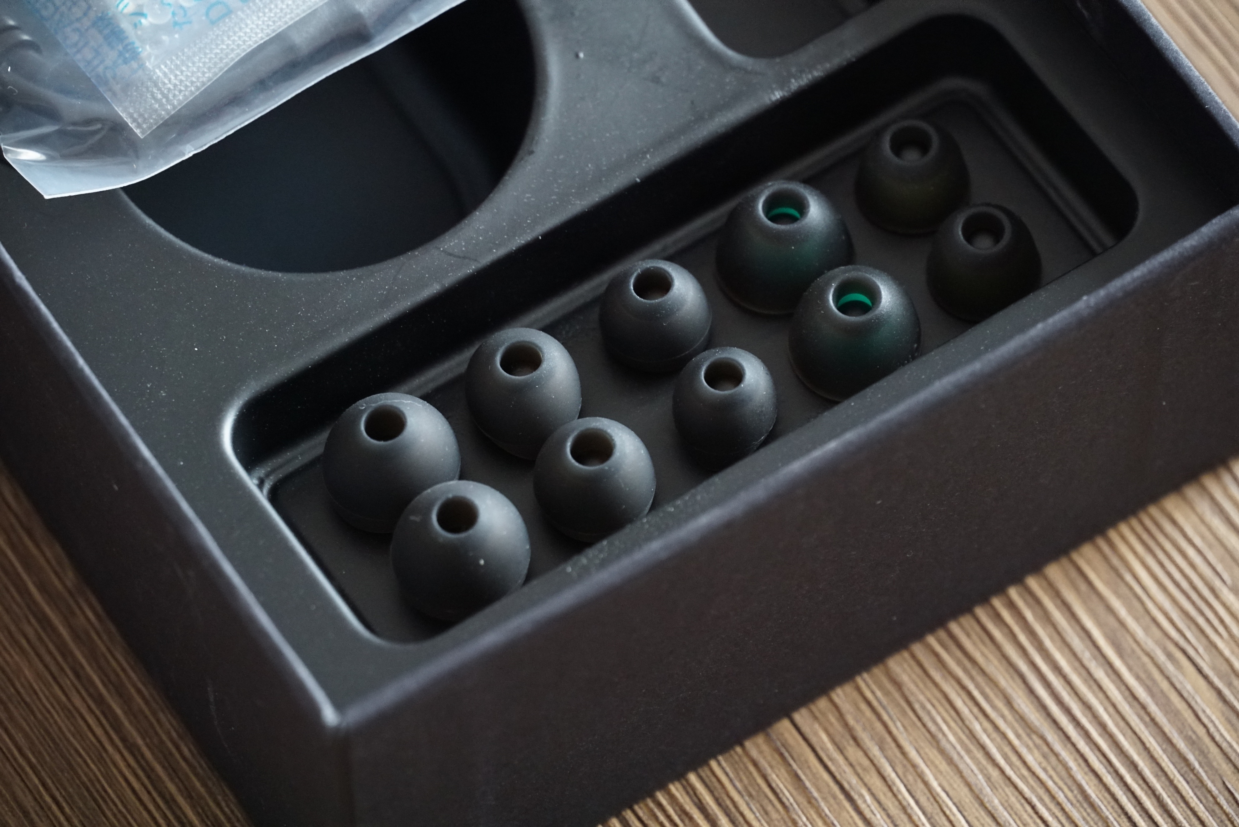 高端线控音乐耳机推荐飞傲,飞傲最强低音耳机