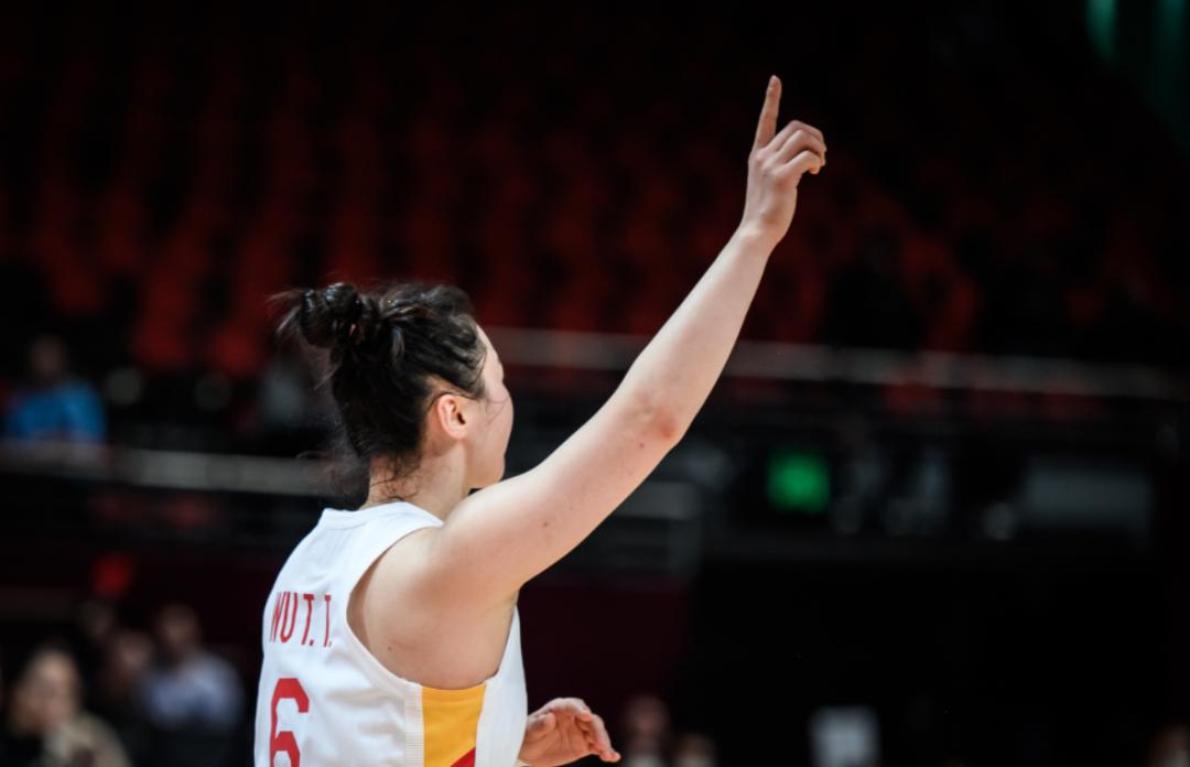 武桐桐决赛受伤,总决赛武桐桐受伤