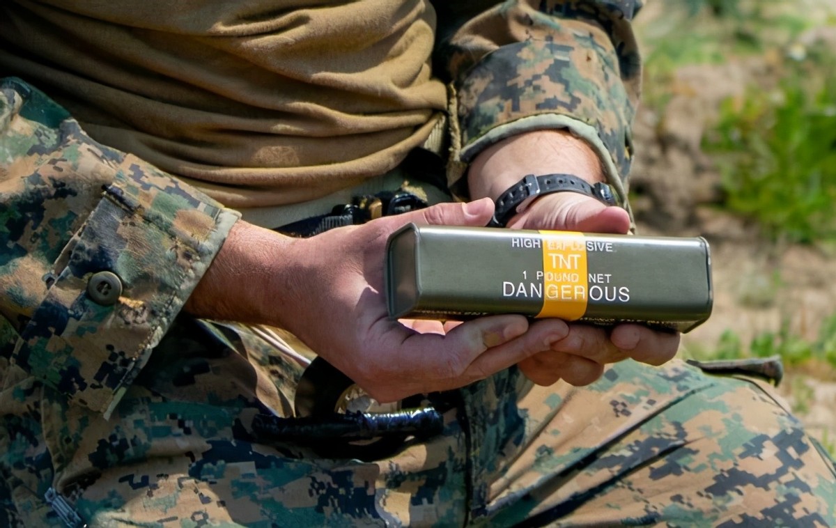 突发俄罗斯军舰,俄罗斯军舰突然开火视频