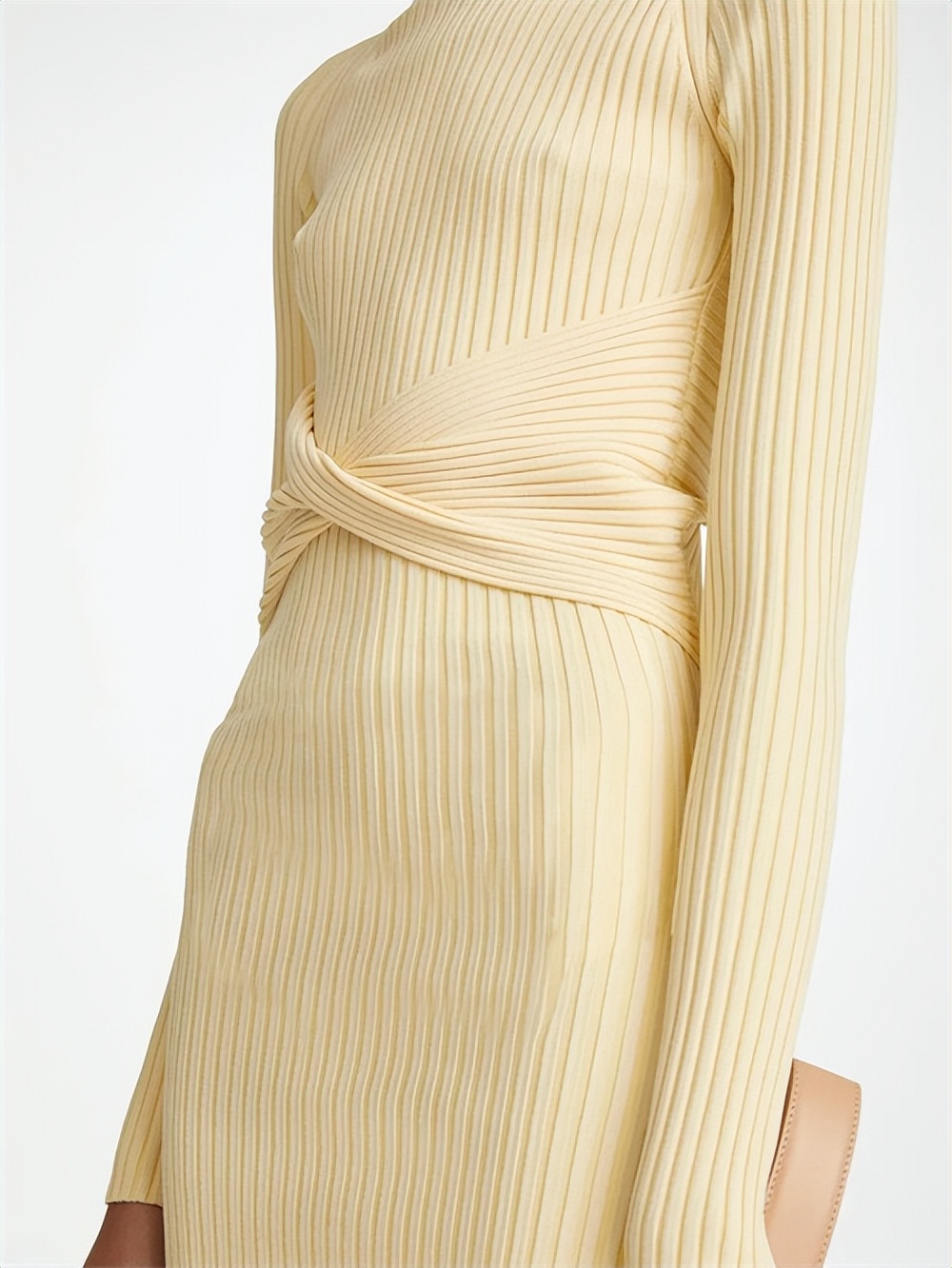 七组小众配色洋气有魅力,这些一穿上就心情愉悦的绝美配色