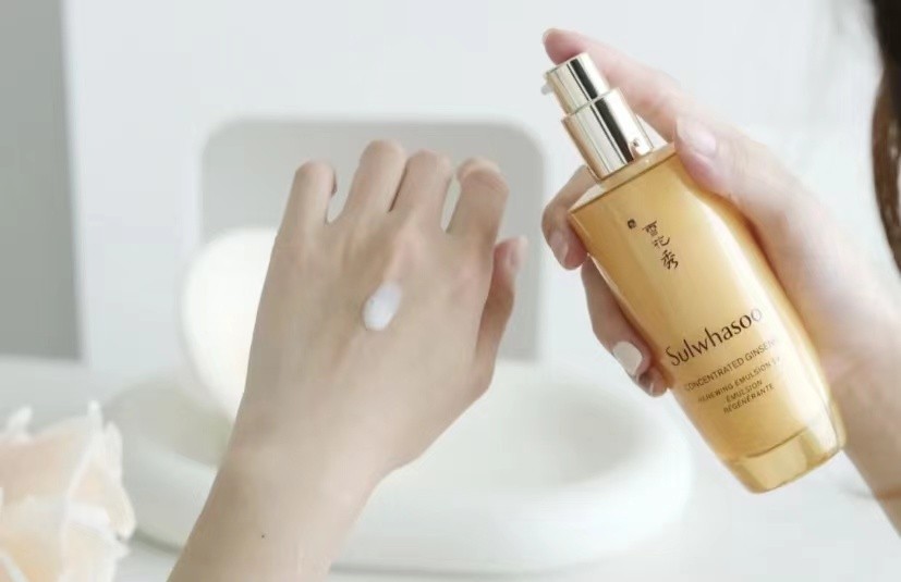 水乳应该选择什么功能的护肤品,给40岁以上妈妈的抗皱抗衰水乳