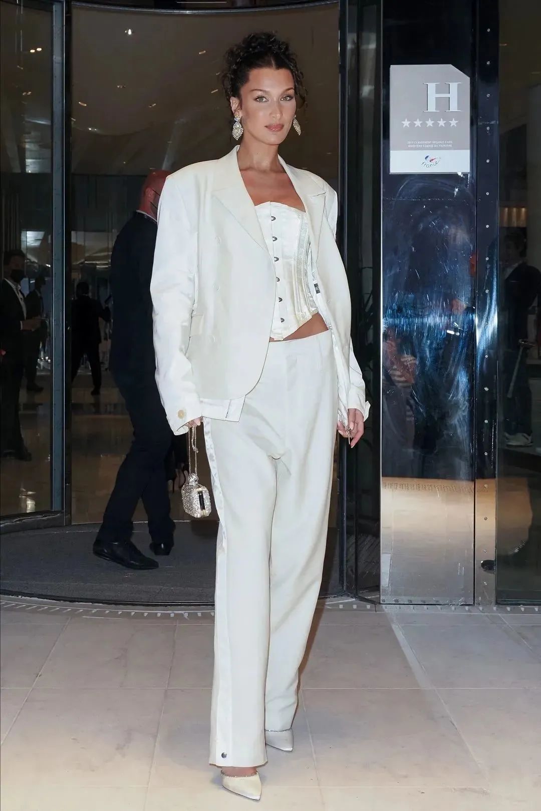 让我们从“茜茜公主”开始，聊聊内衣这件事儿