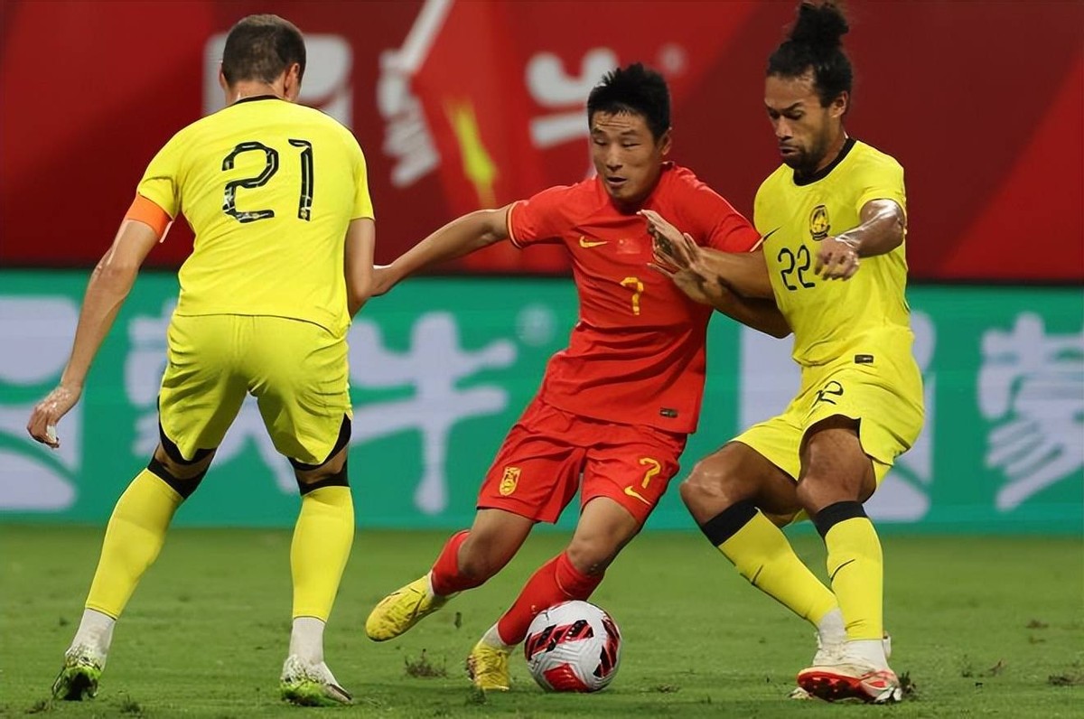 一说苦练就是不符合足球规律，国足为什么成绩不行？