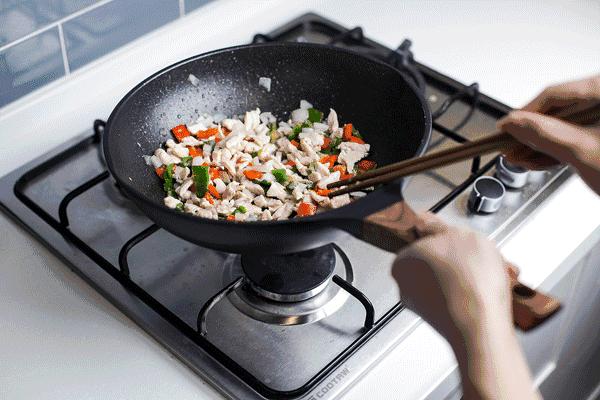 煎锅炒锅怎么选,家用炒锅最好需要准备哪两口锅用