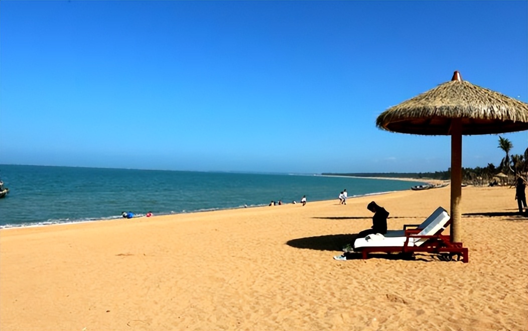 北海侨港海滩被鱼咬伤,北海侨港浴场游客被不明生物咬伤
