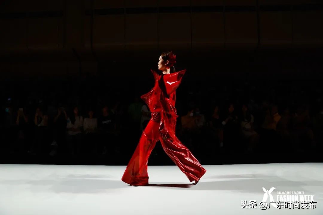 天马行空的设计！就在私立华联学院服装毕业大秀——2023中国（广东）大学生时装周