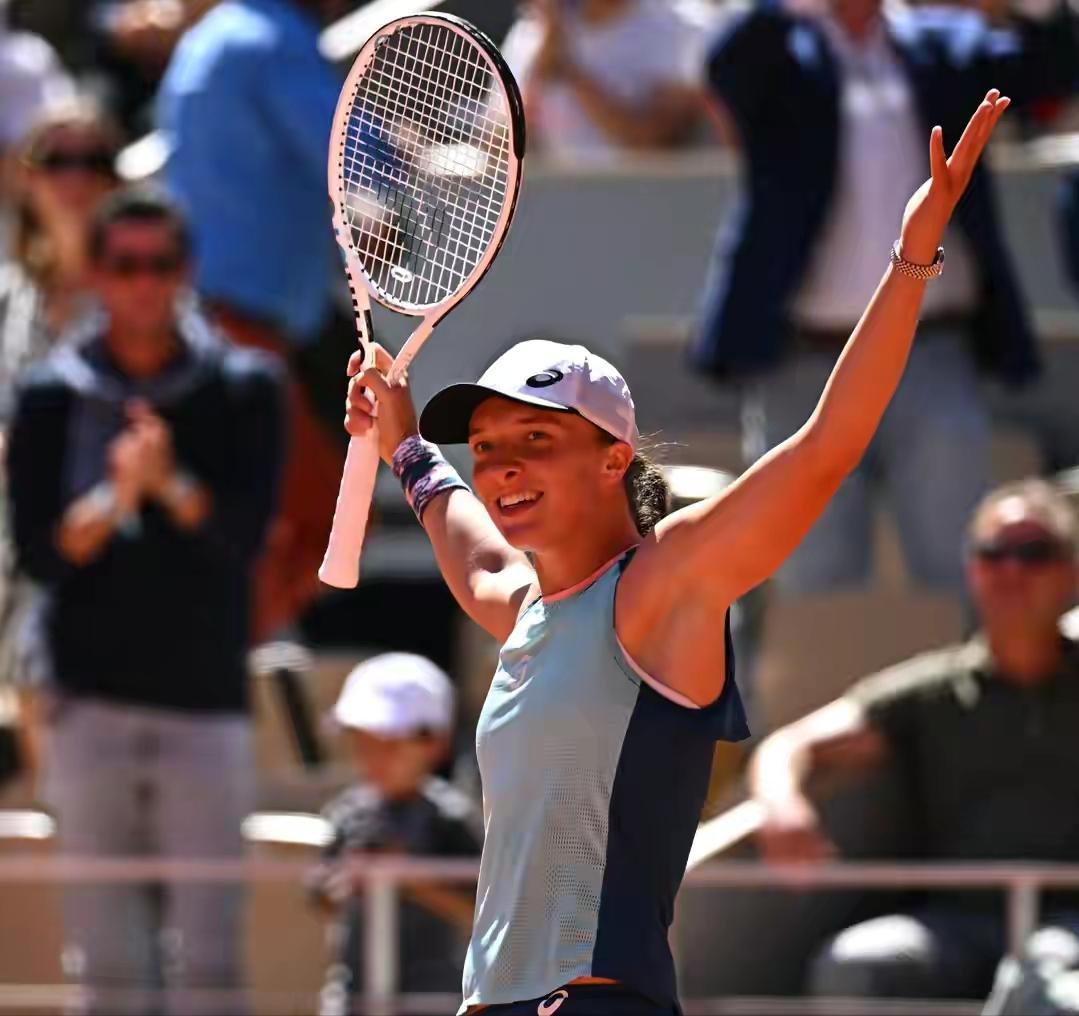 斯瓦泰克成就法网三连冠,斯瓦泰克首夺法网战胜了谁