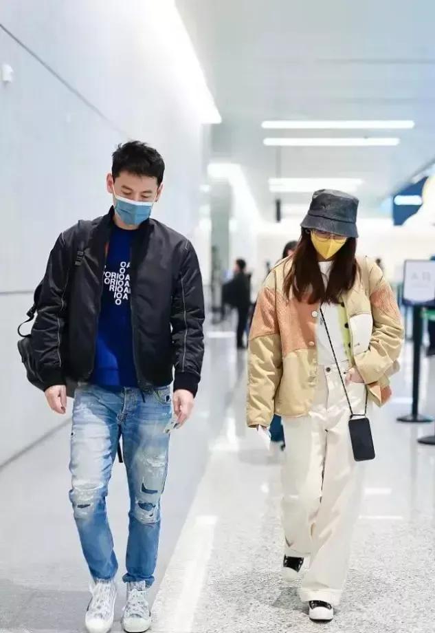 钱泳辰和吕一合体出席活动,吕一钱泳辰情侣装