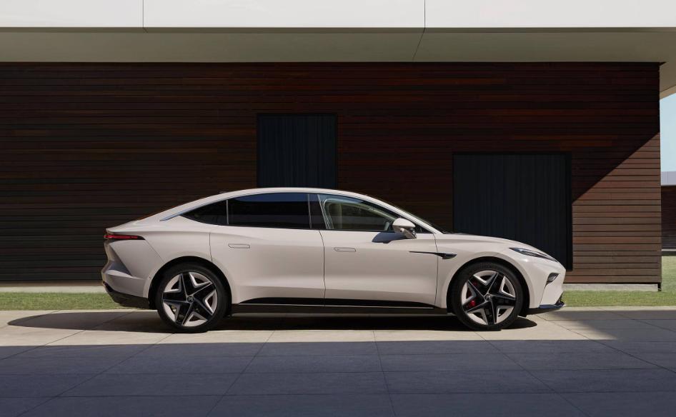 最便宜配置最高的新能源车,14万最有性价比的新能源车推荐