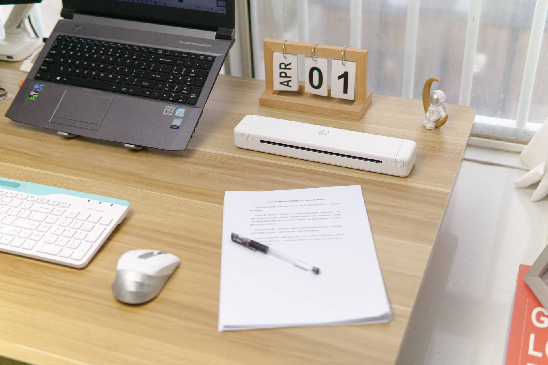 如何使用无墨迷你小型打印机,无需墨盒油纸就能打印的打印机