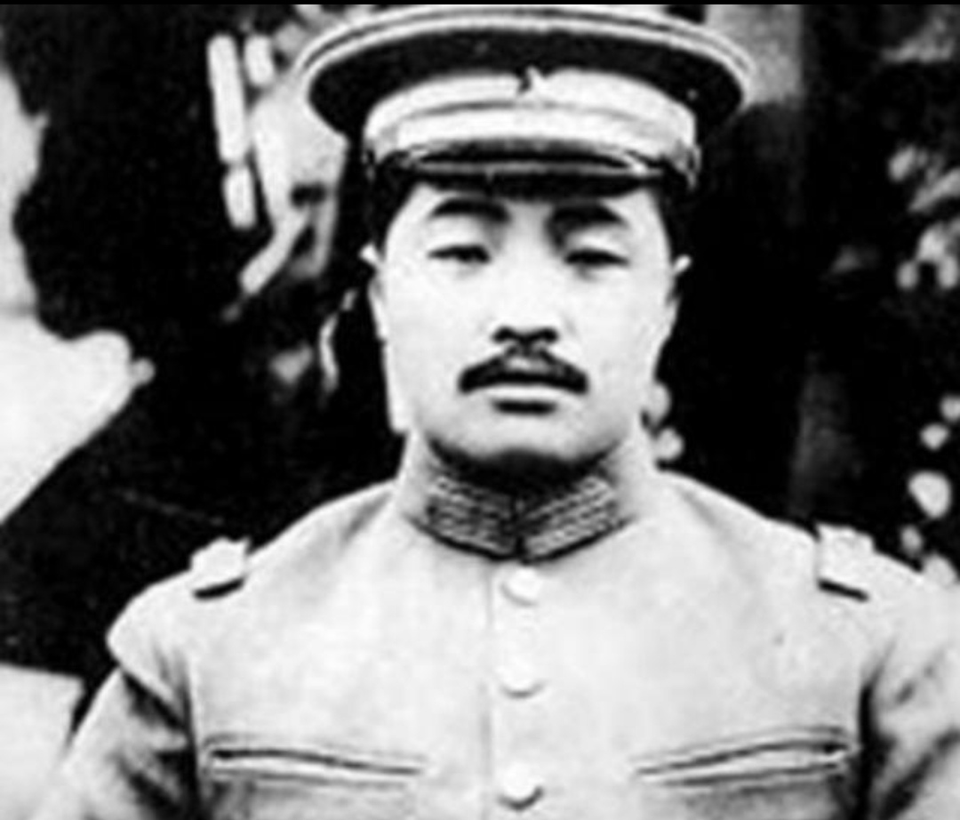 *德朱**位列十大元帅之首，授衔编号却是004号，那001号是谁？