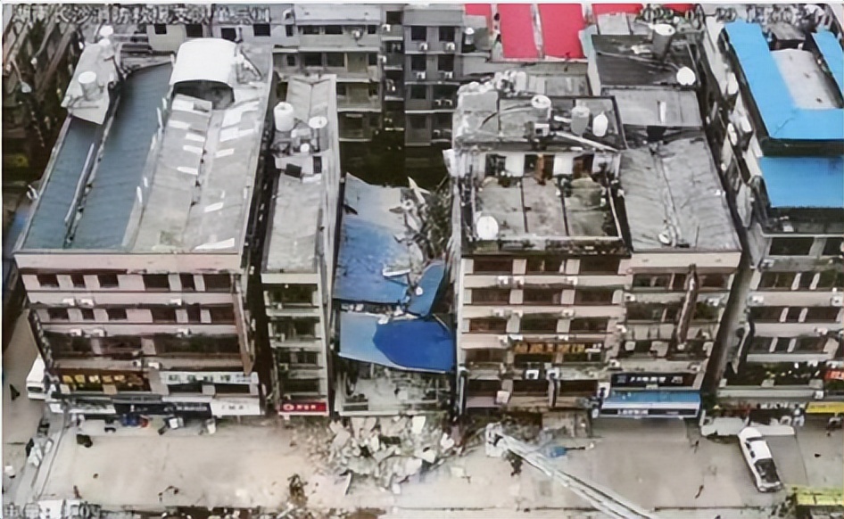 长沙房屋倒塌事件调查报告,湖南长沙楼倒塌鉴定报告