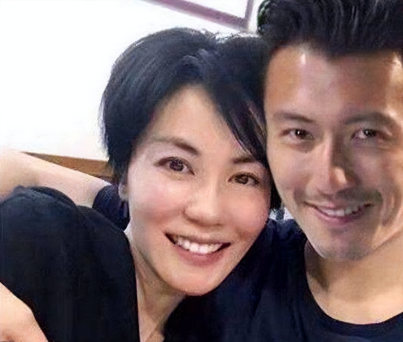 王菲和谢霆锋谈恋爱时候的年龄,王菲谢霆锋分别年龄