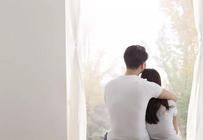 来月经前乳房胀痛有影响吗,来月经乳房会不会刺痛