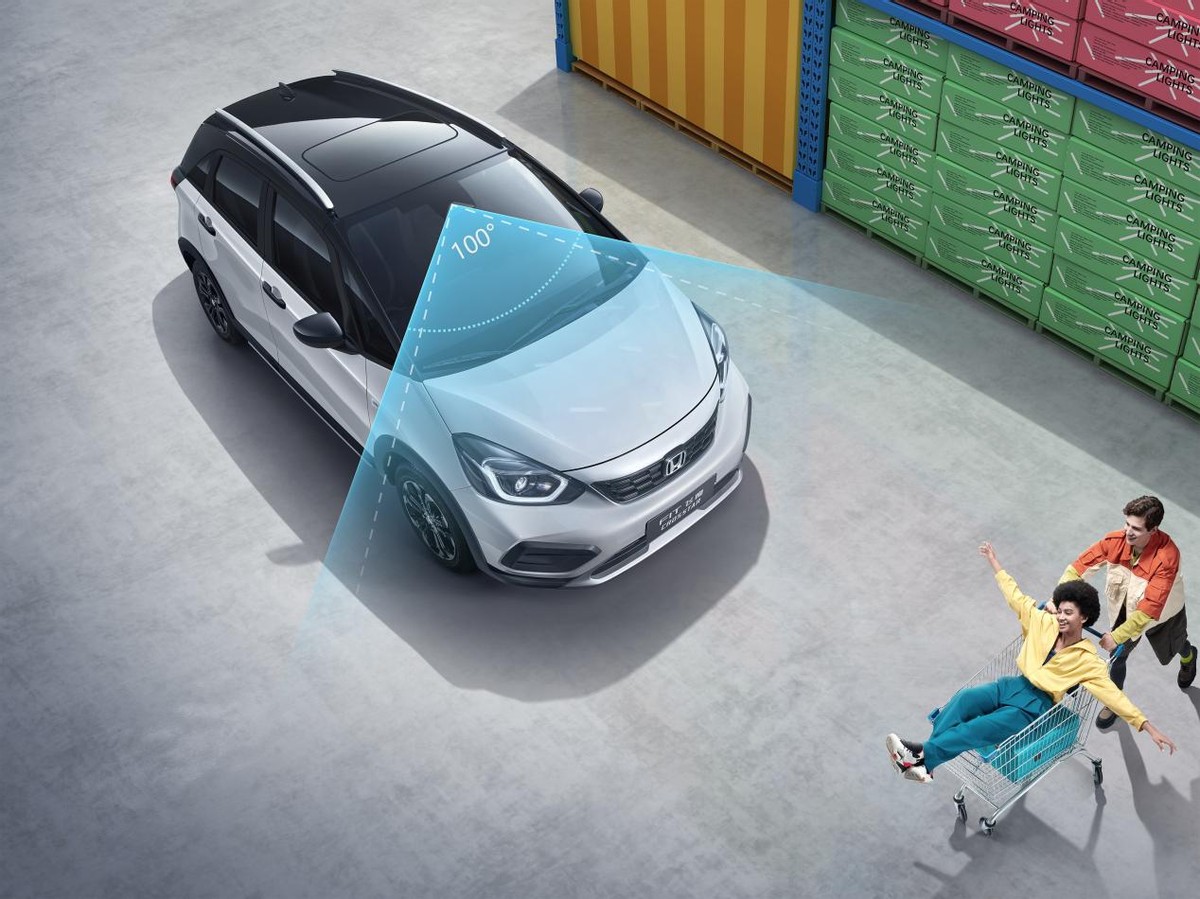 两厢车飞度和poloplus哪个好,两厢车最保值的是飞度吗