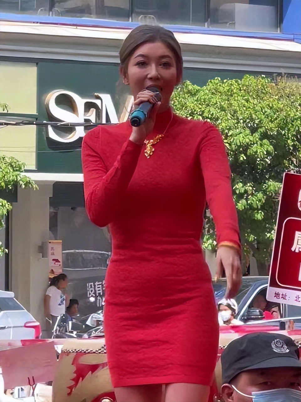 李彩桦承认与富商分手,李彩桦凭借演员复出