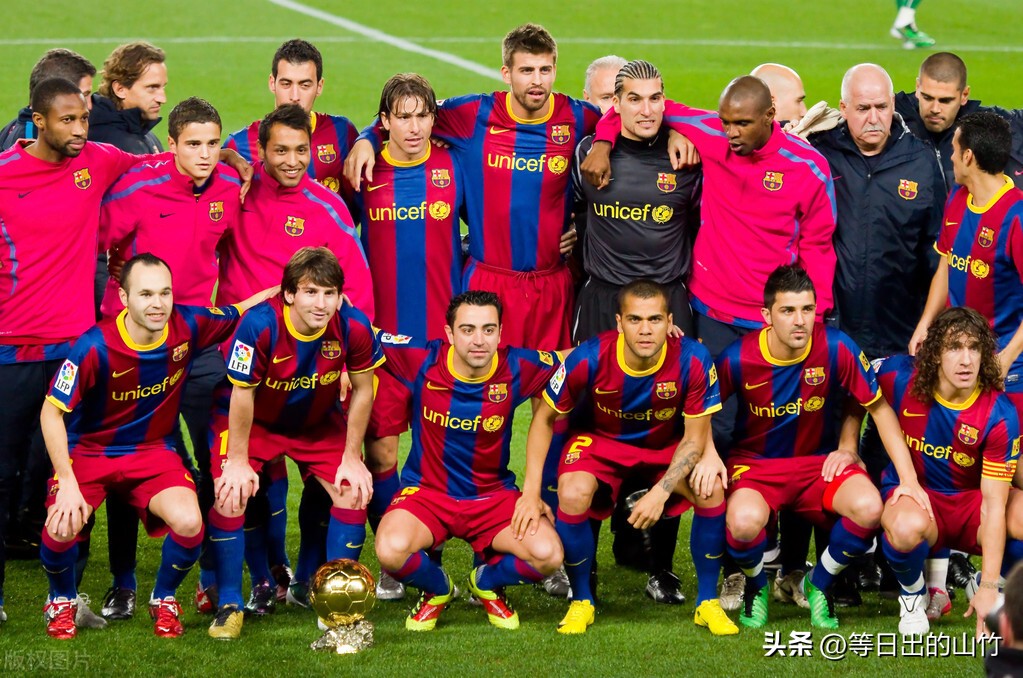 男孩为了长高每天拿针扎,男孩为了长高每天扎大腿